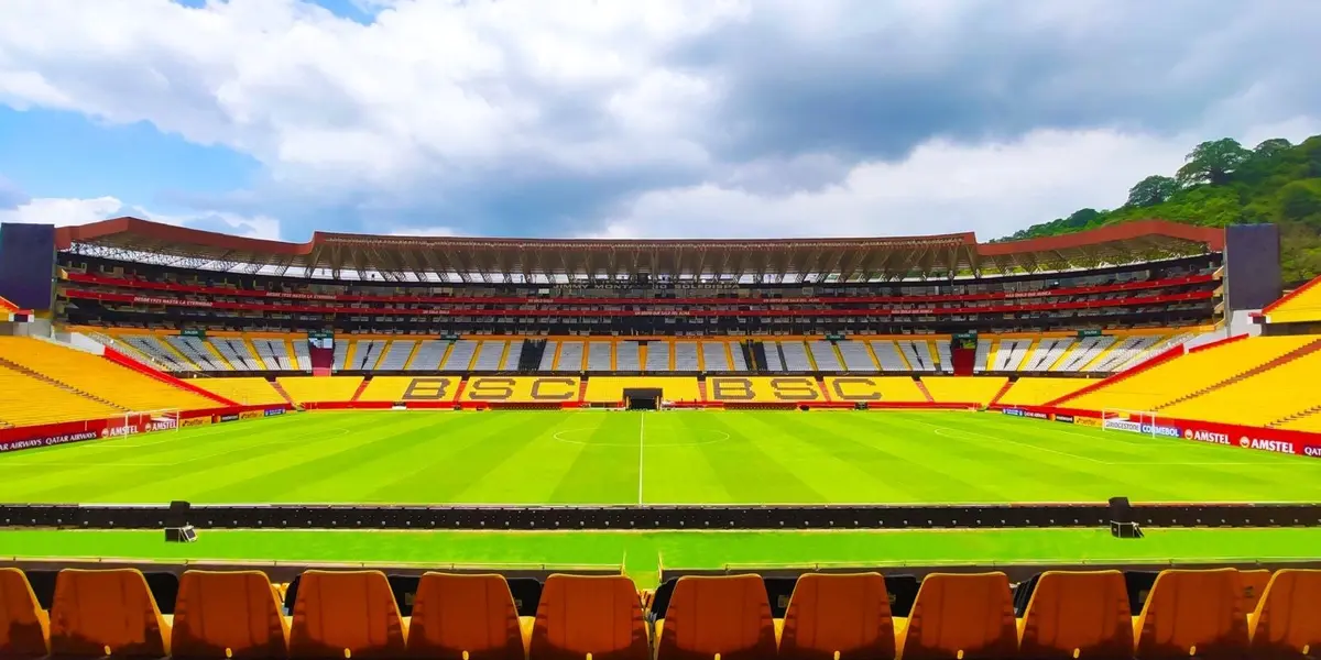 Alexander Barboza cerca de BSC 