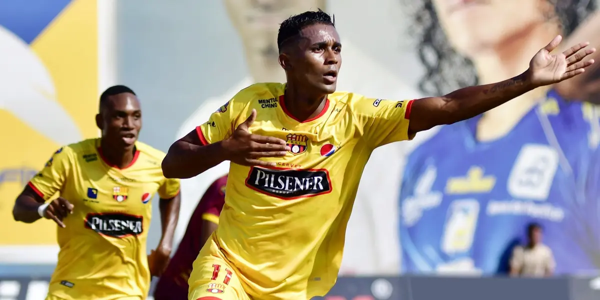 A Fidel Martínez le pesó jugar contra Barcelona SC y esto hizo con un compañero luego de que lo eliminaron