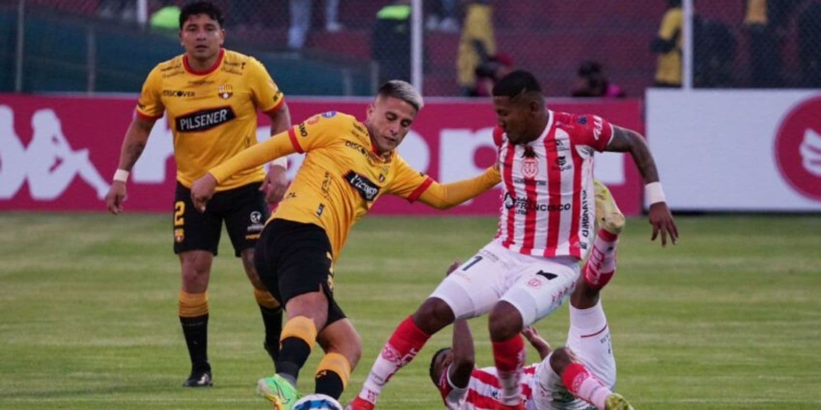 Alexander Bolaños regresaría a BSC.