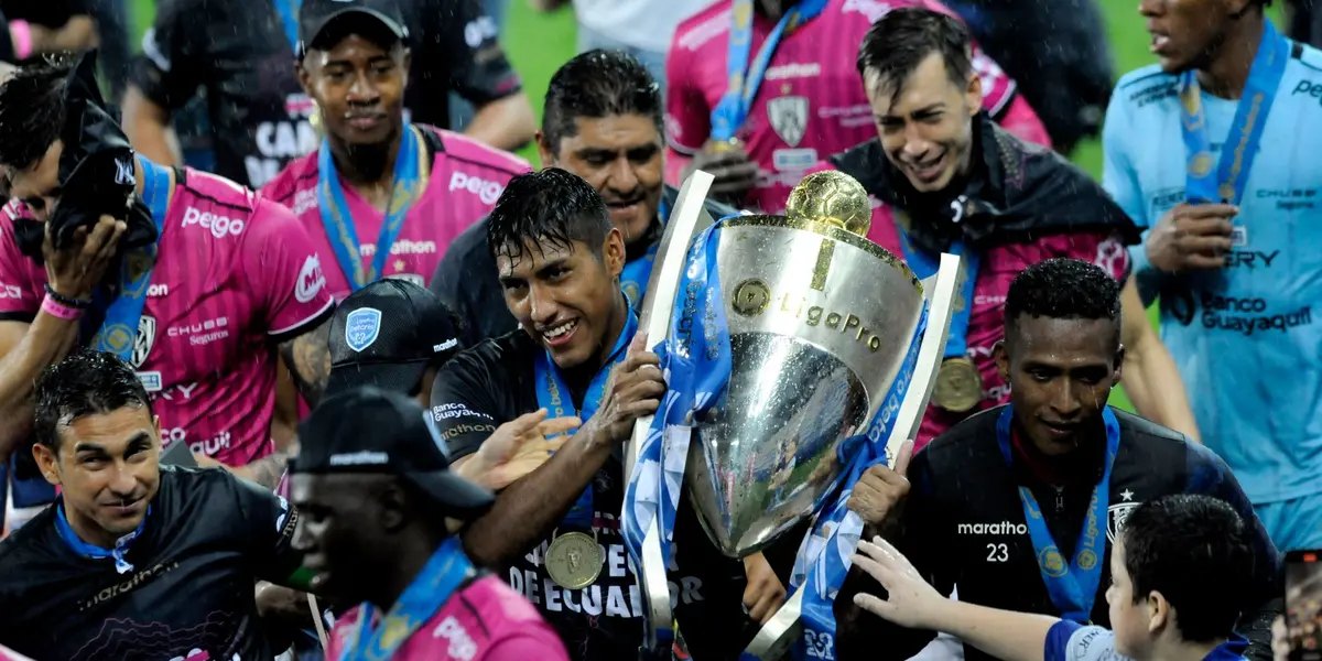 Así como hay jugadores que sueñan con jugar en Barcelona, también hay los que buscan ganarle todo lo que puedan