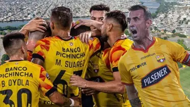 Damián Díaz y jugadores de Barcelona SC (Foto tomada de: Barcelona SC/API)