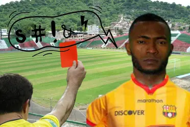 Después de la expulsión del lateral derecho, la ‘Liza’ tuvo un intercambio fuerte con uno de sus compañeros antes de abandonar la cancha