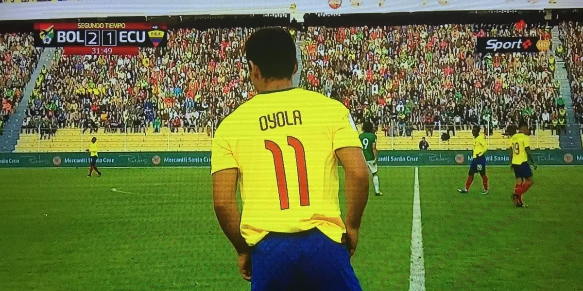 El 11 de octubre de 2016, Matías Oyola debutó con la camiseta de la Tri.