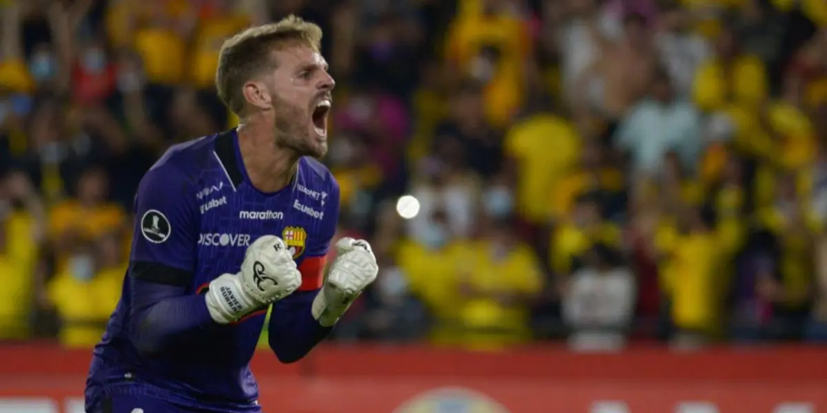 El arquero del Ídolo fue el jugador más destacado del año pasado y fue reconocido por eso