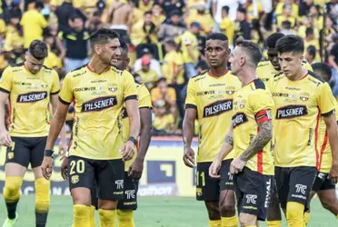 El delantero quiso ponerse la camiseta de Barcelona SC pero no lo tomaron en cuenta debido a su edad