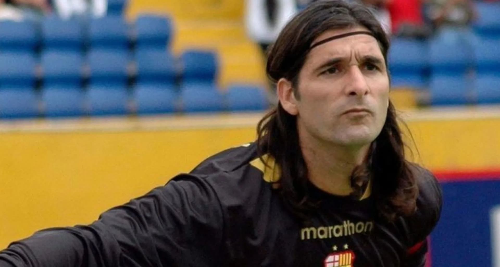 El ex golero compró un establo y se dedica a cuidar caballos