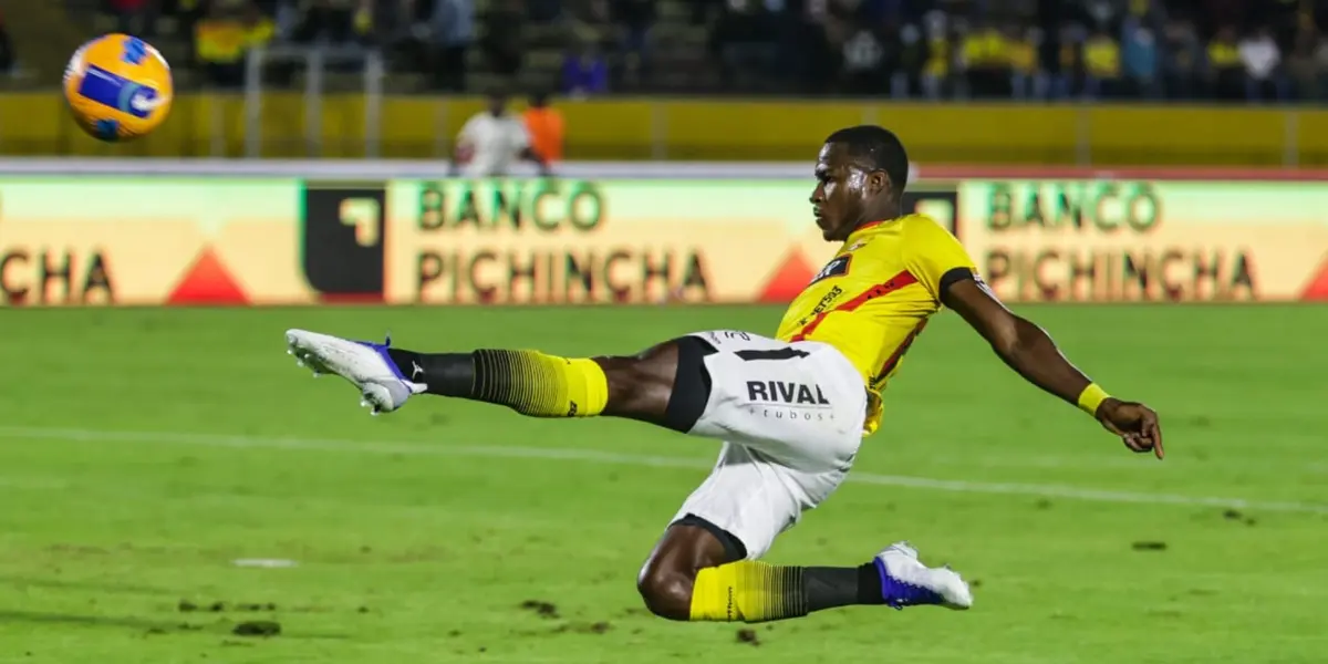 El ex jugador de Barcelona SC fue presentado de manera oficial en Liga de Quito