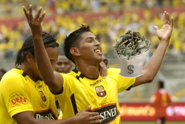 El exjugador ecuatoriano reside en Estados Unidos