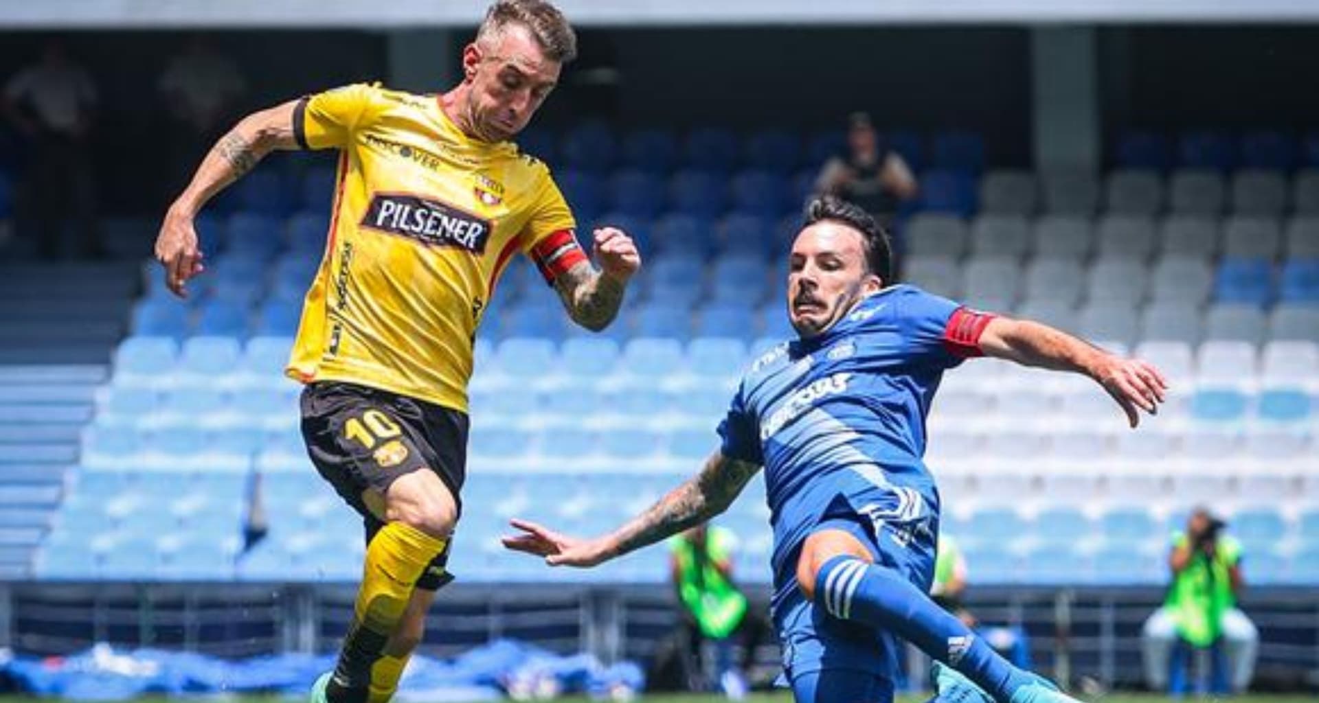 El jugador está en planes de Emelec, pero dijo que le gustaría ponerse la camiseta de Barcelona SC para la siguiente temporada