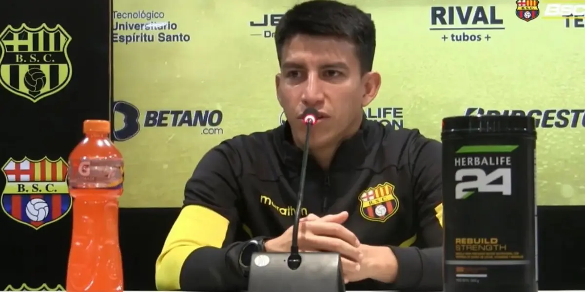 El jugador mandó a callar a los hinchas que se estaban portando irrespetuosos