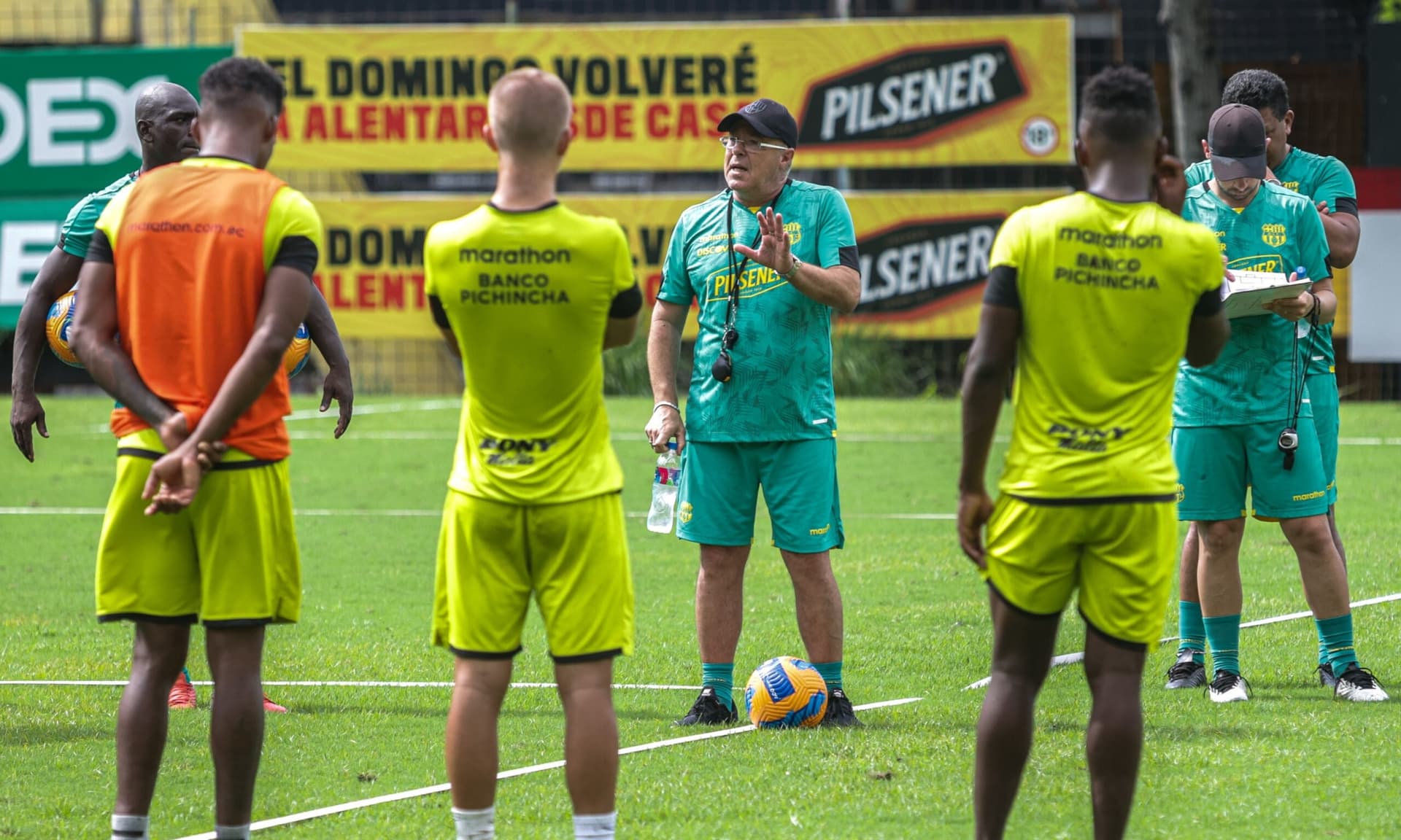 El paso del entrenador argentino por el Ídolo no fue el esperado y sale a luz lo que pasó en su despido.
