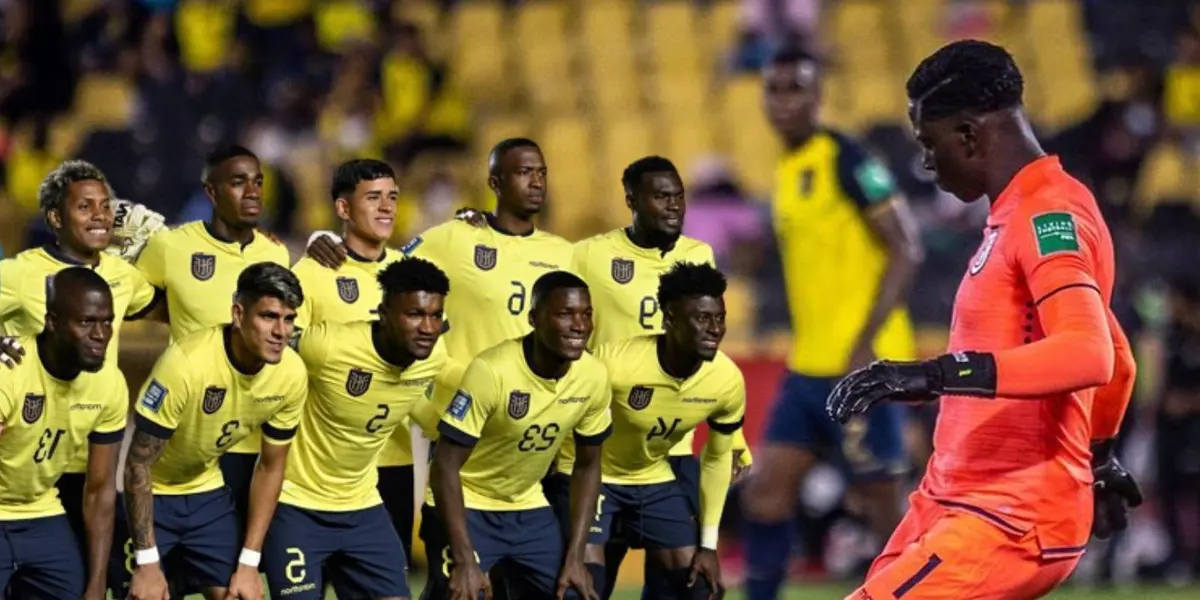El primer jugador que felicitó a Ramírez, fue la figura de Ecuador contra Colombia