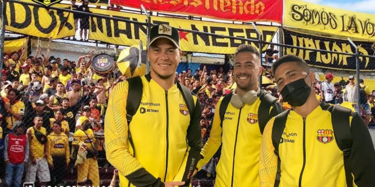 El recibimiento que les hicieron los hinchas de BSC a los jugadores, al llegar a Cuenca