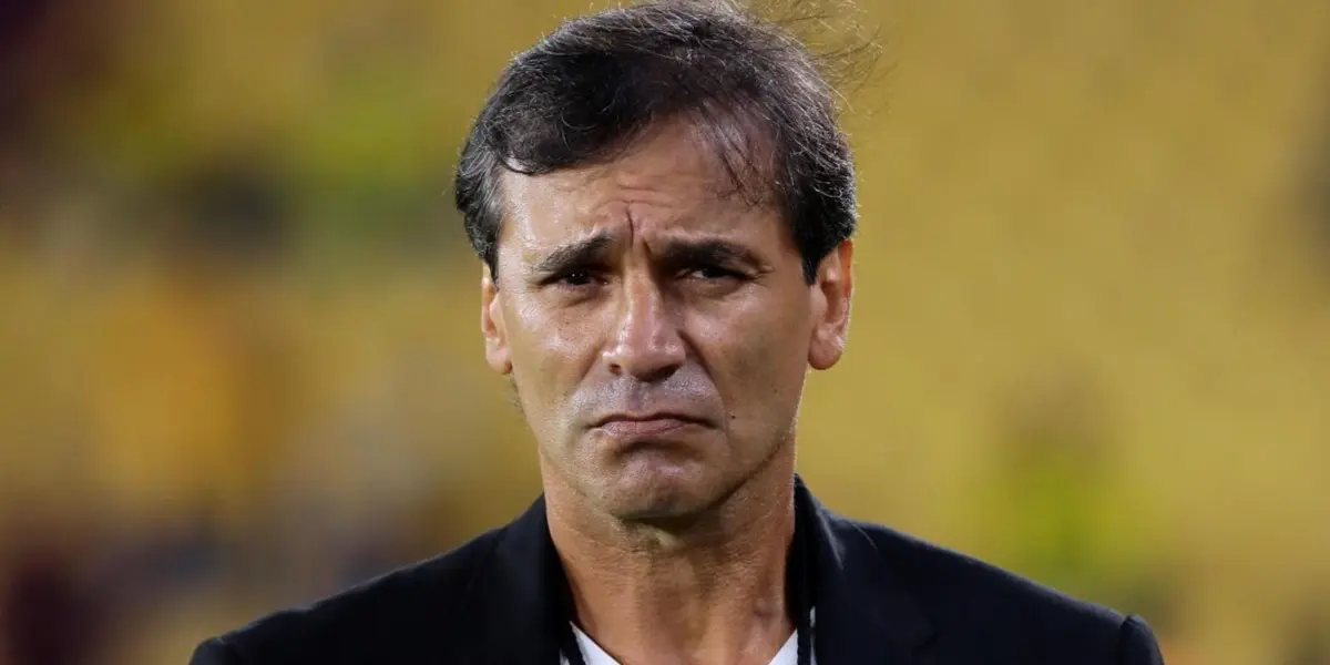 El técnico del Ídolo se justificó sobre la forma en que se jugó