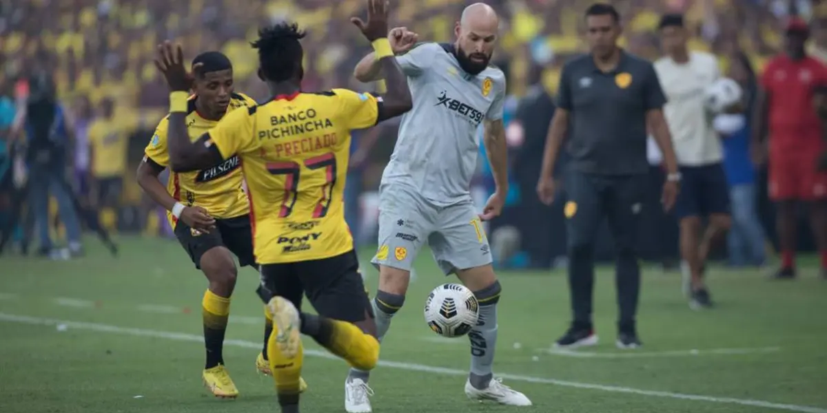 En Barcelona SC se alistan para revertir el resultado ante Aucas, en el Gonzalo Pozo Ripalda, y Fabián Bustos tiene tres dudas