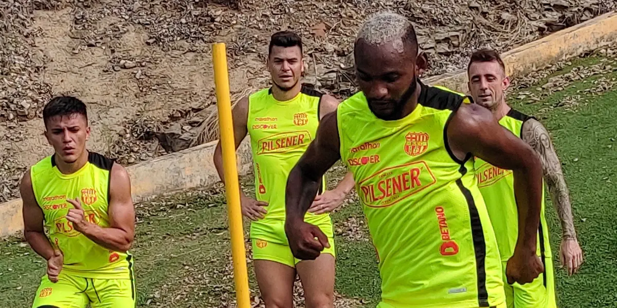 En el entrenamiento de hoy hubo una sorpresa en la plantilla del Ídolo