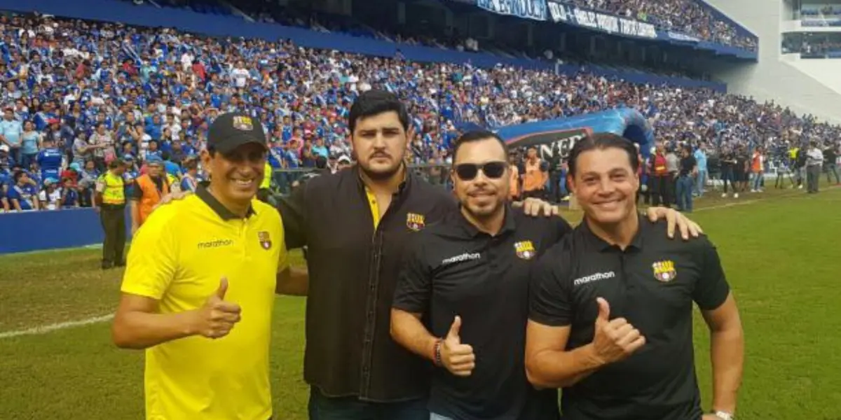 Ex directivo de Barcelona se iría a la política