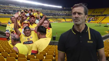 Fabián Bustos e hinchas de Barcelona SC (Foto tomada de: La Hora/Barcelona SC/API)