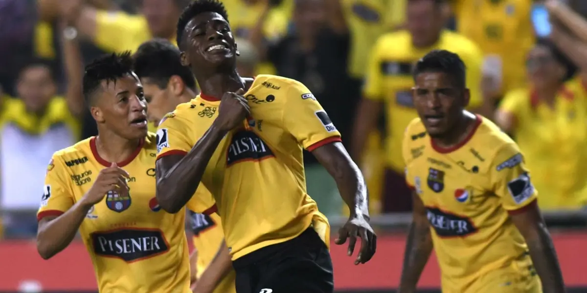 Félix Torres es inamovible en la Tri, pero ahora esto pasaría con Félix Torres