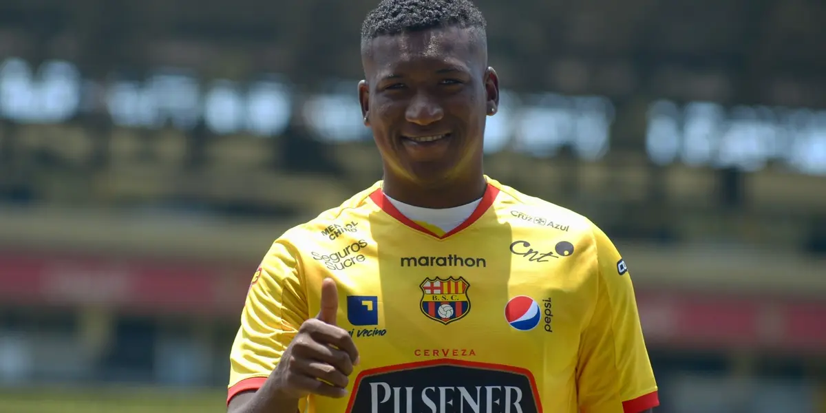 Jhon Jairo Cifuente fue presentado en Aucas y no está nada contento