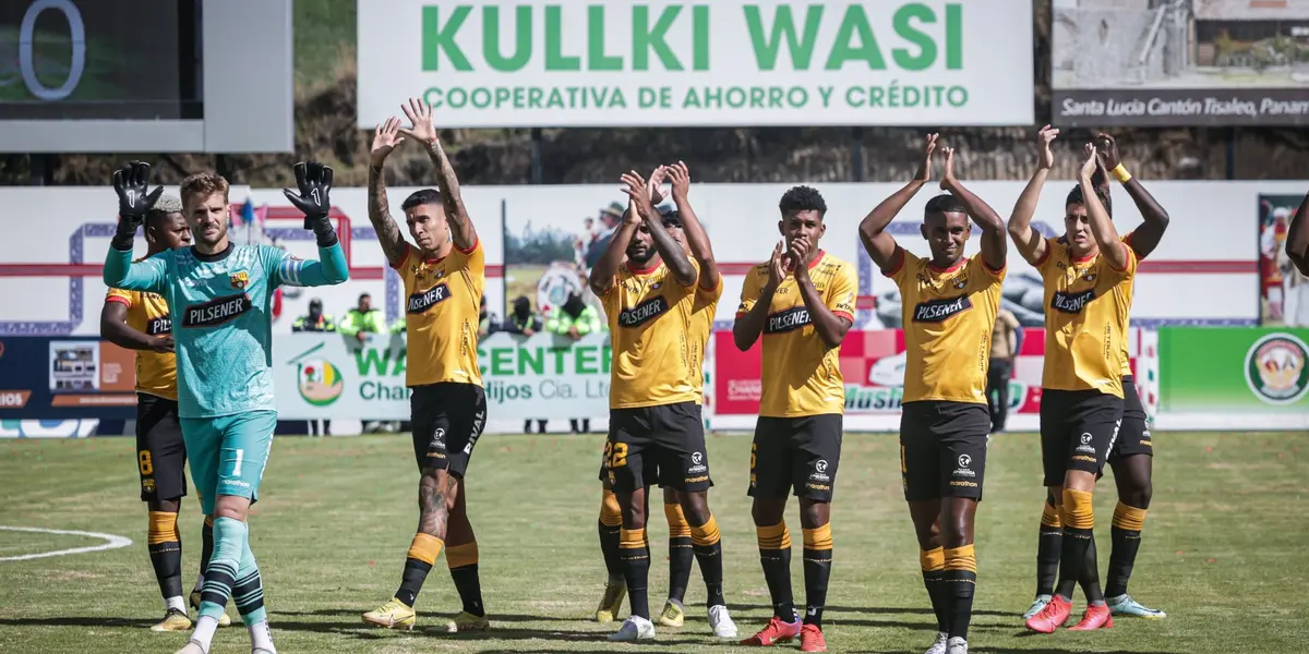 La plantilla vivió un momento distinto antes del partido de esta noche