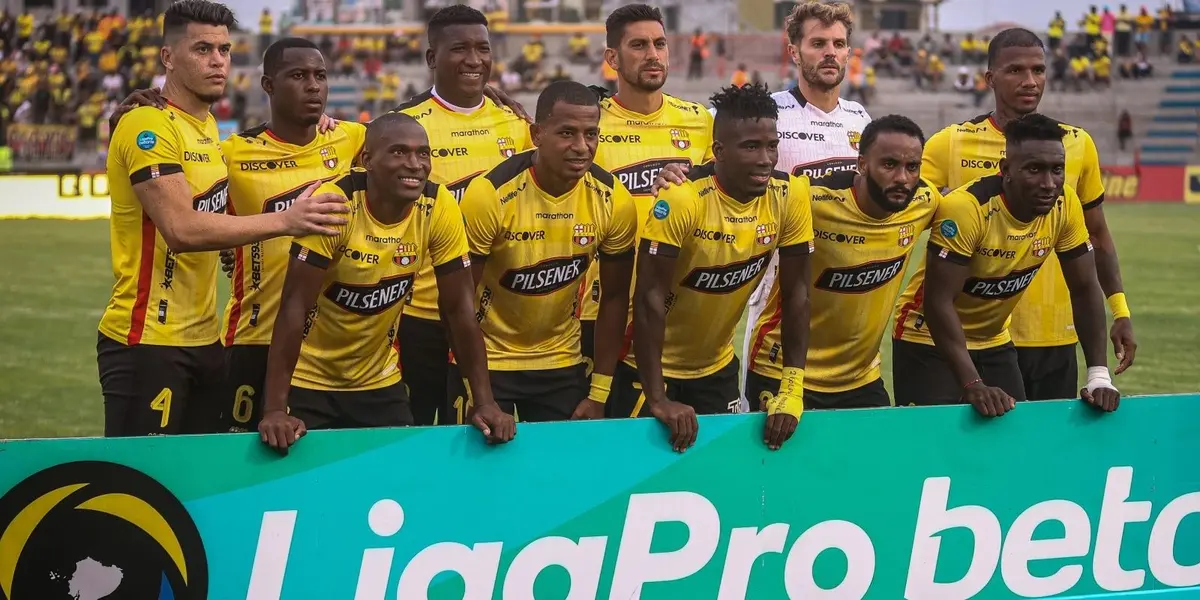 Pese a ser anunciado como titular frente a Cumbayá, el jugador sufrió una tendinitis y se perdería lo que resta de la temporada