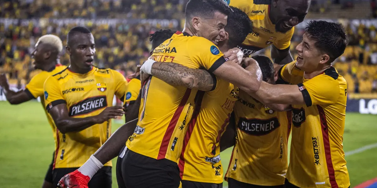 Uno de los zagueros de Barcelona no estaría en el 11 ideal de Bustos