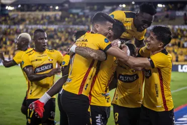 Uno de los zagueros de Barcelona no estaría en el 11 ideal de Bustos