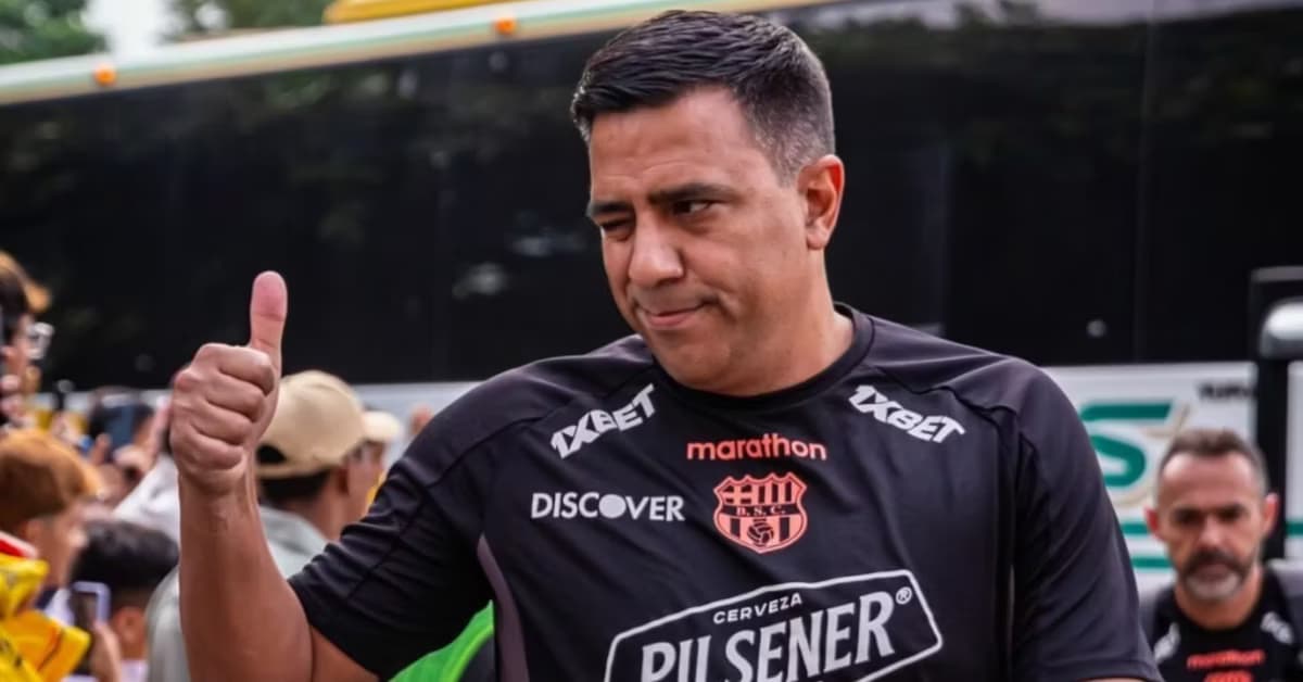 César Farías pide críticas con respeto tras el momento que vive Barcelona SC