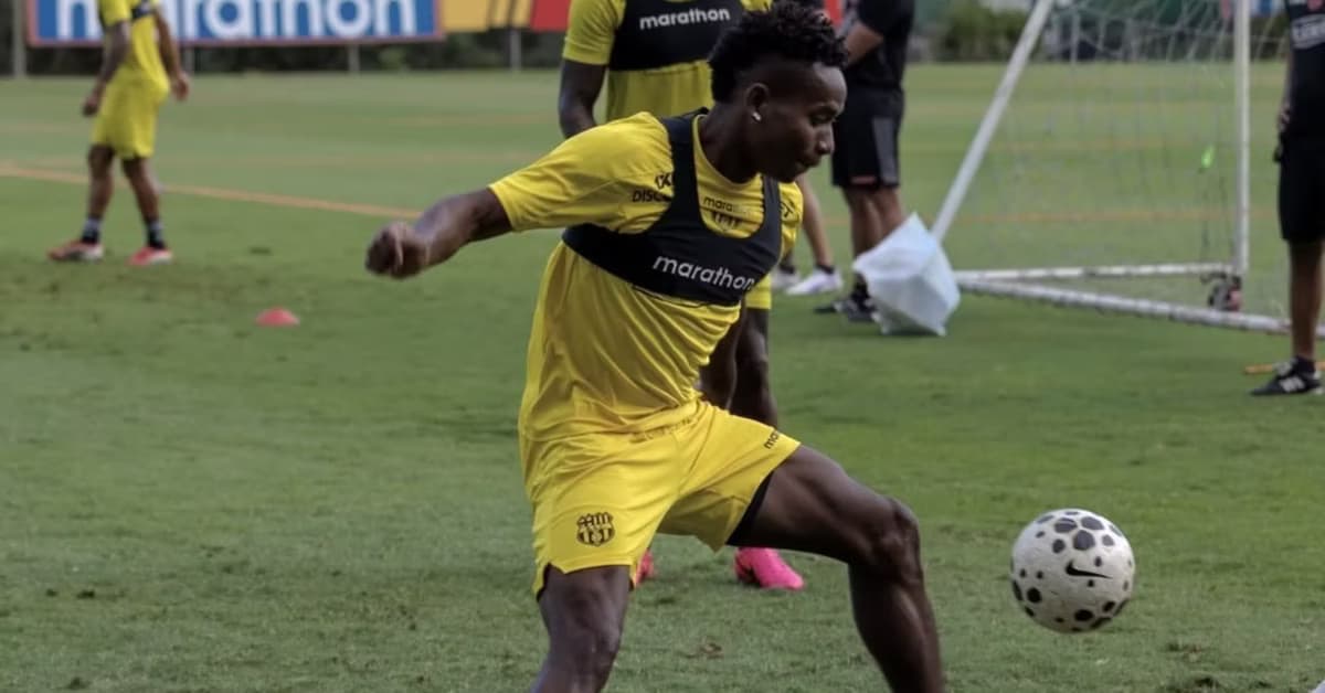 Tomás Rodríguez cumplió su primer entrenamiento con Barcelona SC tras ser presentado oficialmente